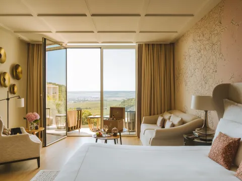 Royal Champagne Hotel & Spa