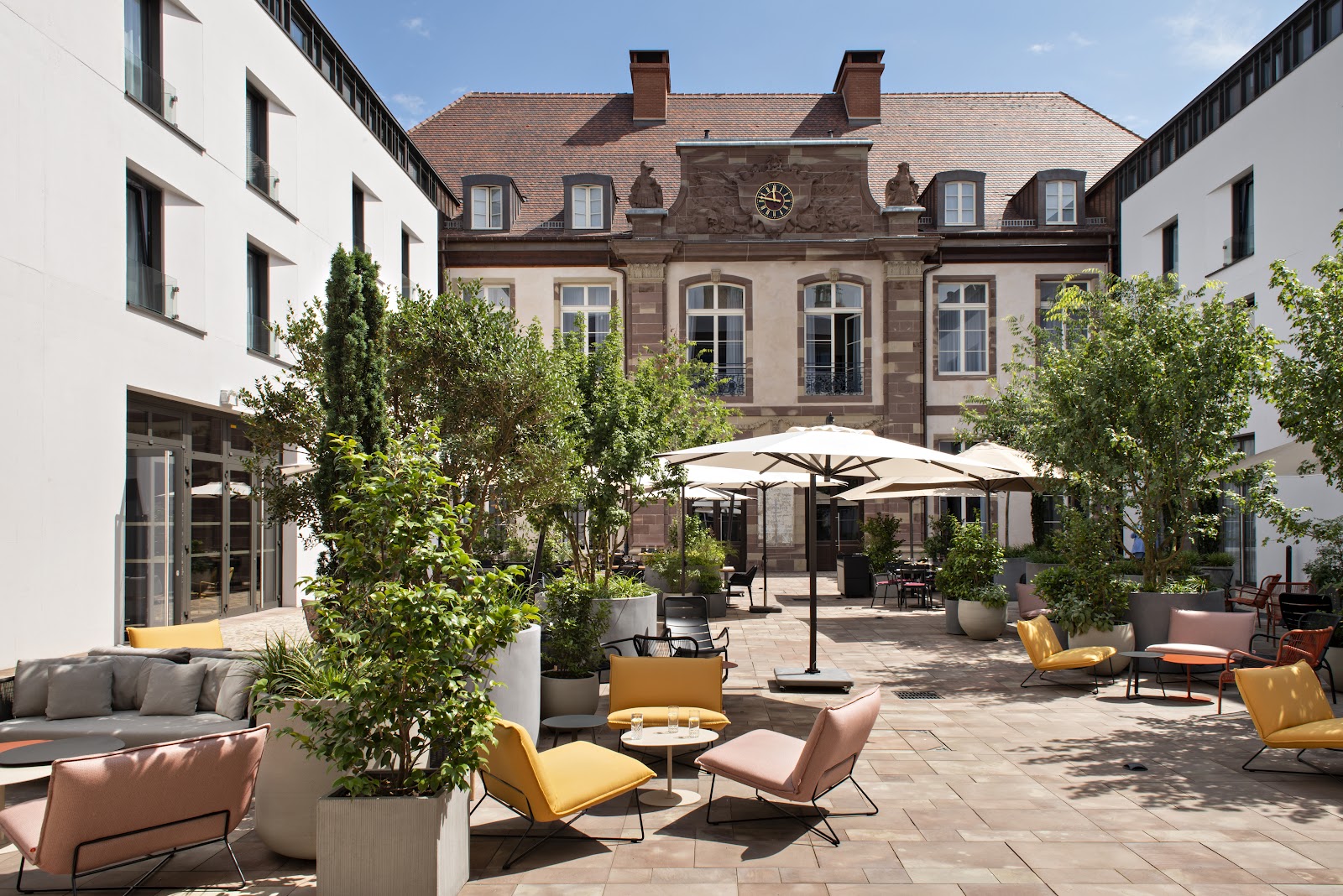 Hôtel LÉONOR the place to live